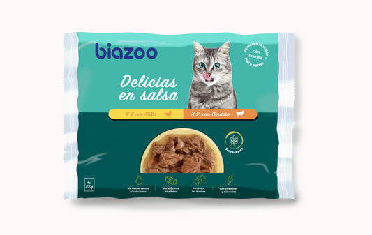 Grain-free Cat Delicacies in Sauce with Chicken and Lamb